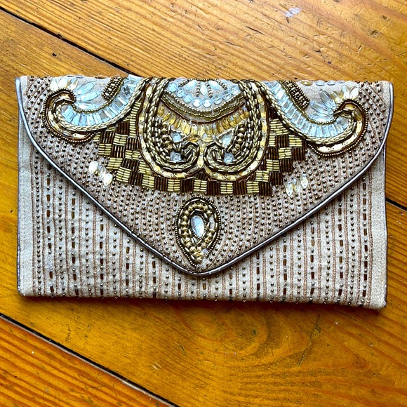 Lulus Handbags - Lulu’s Beaded Clutch Purse